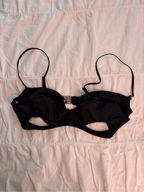 God Save Queens Thais Bikini Top 🖤